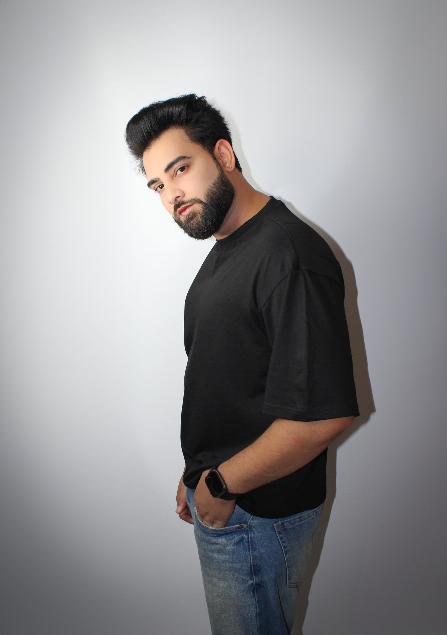 Montx Classic Boxy Fit T-Shirt - Black Color